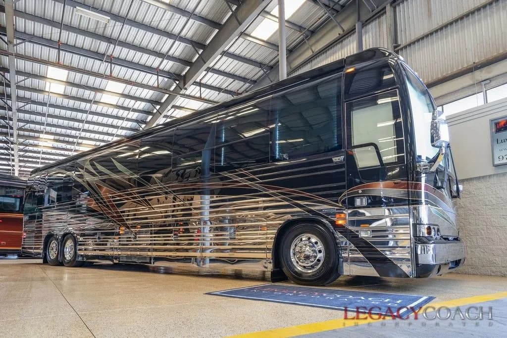 2006 Country Coach XLII – Double Slide