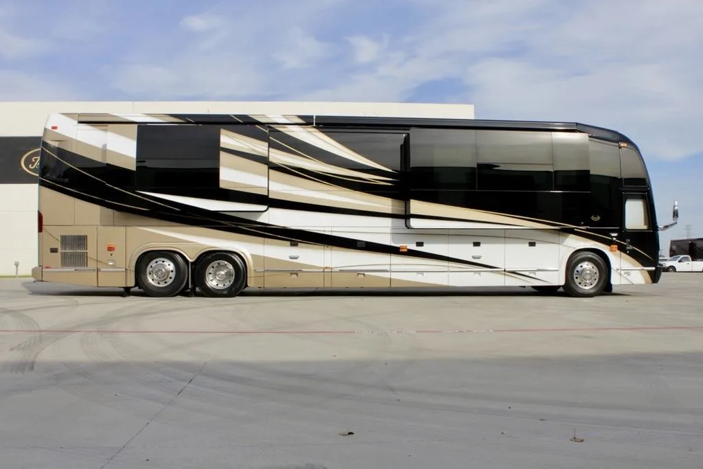 2019 Prevost Marathon H3-45 Quad Slide