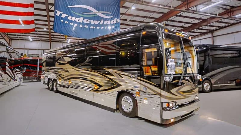 2008 Prevost Featherlite XLII