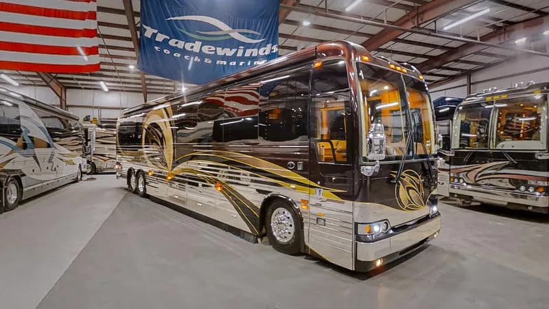 2007 Prevost Featherlite XLII