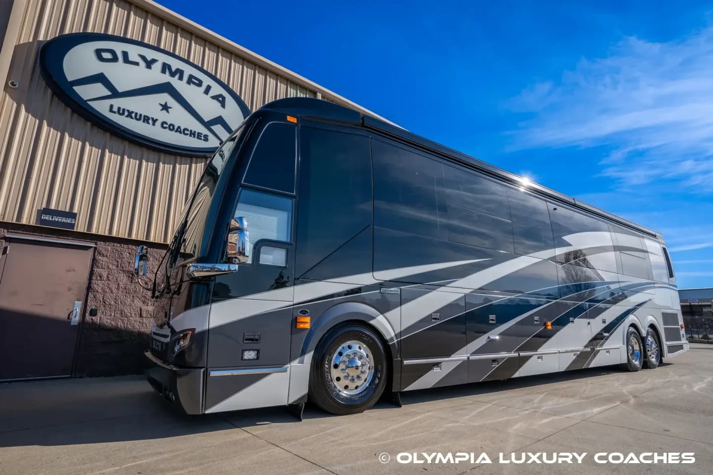 2022 Emerald H3-45 - Double Slide