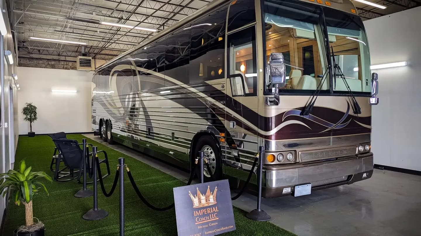 2005 Country Coach XLII – Double Slide