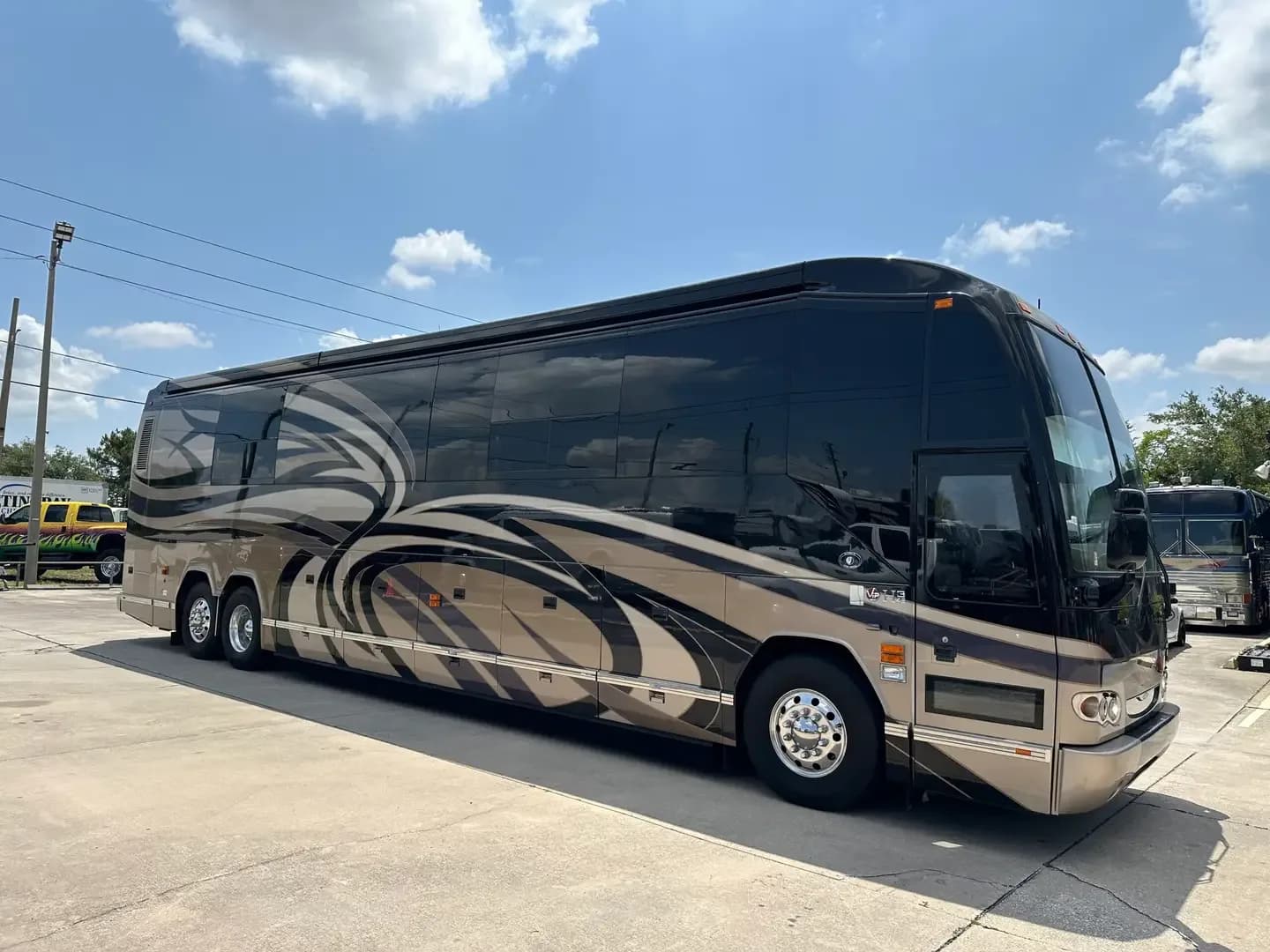 2009 Featherlite H3-45