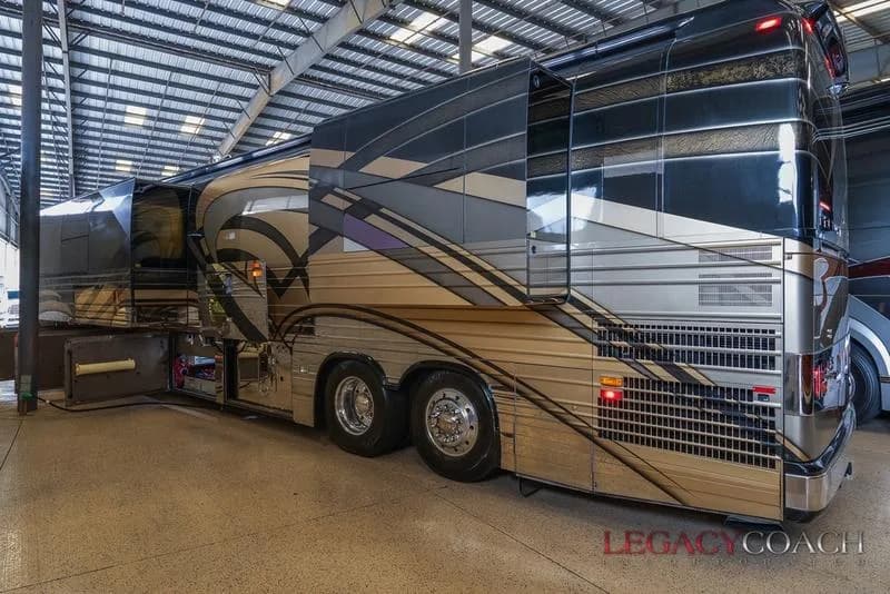 2005 Prevost Millennium XLII - Double Slide