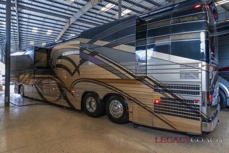 2005 Prevost Millennium XLII - Double Slide