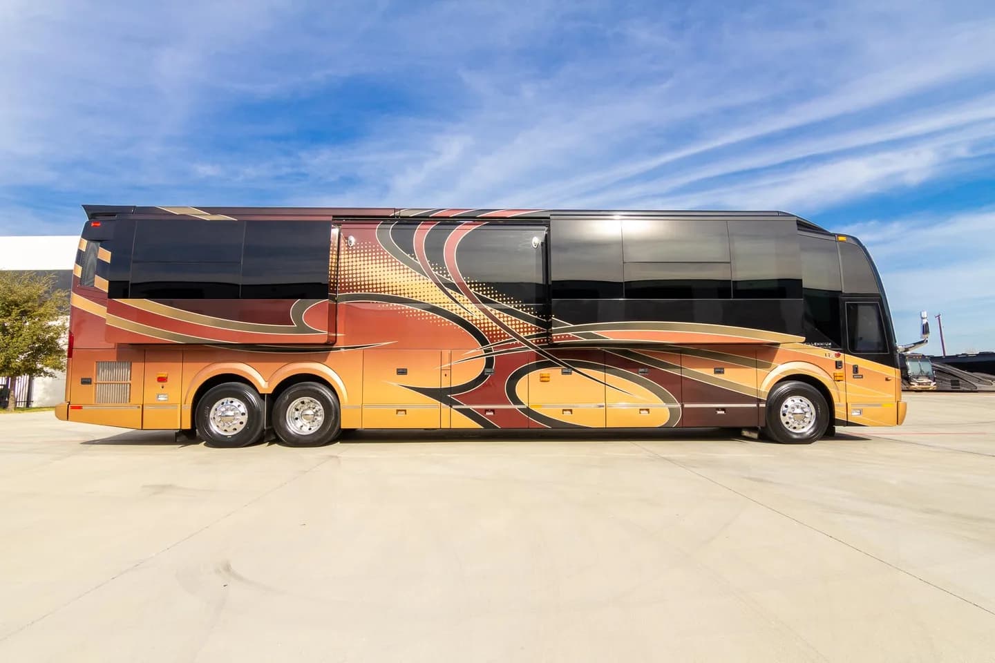 2017 Prevost Millennium H3-45 QS