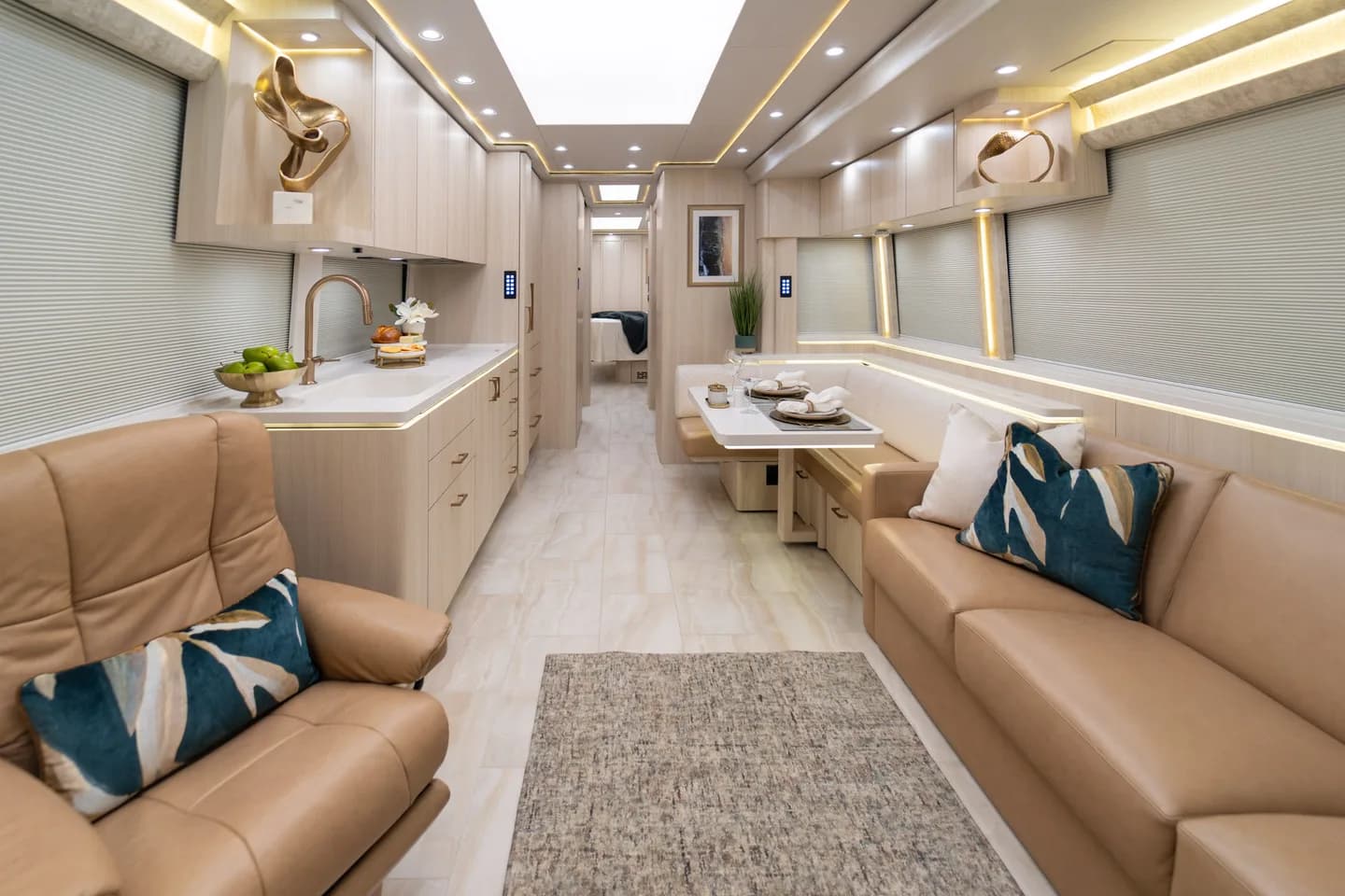 2024 Prevost Marathon X3 DS