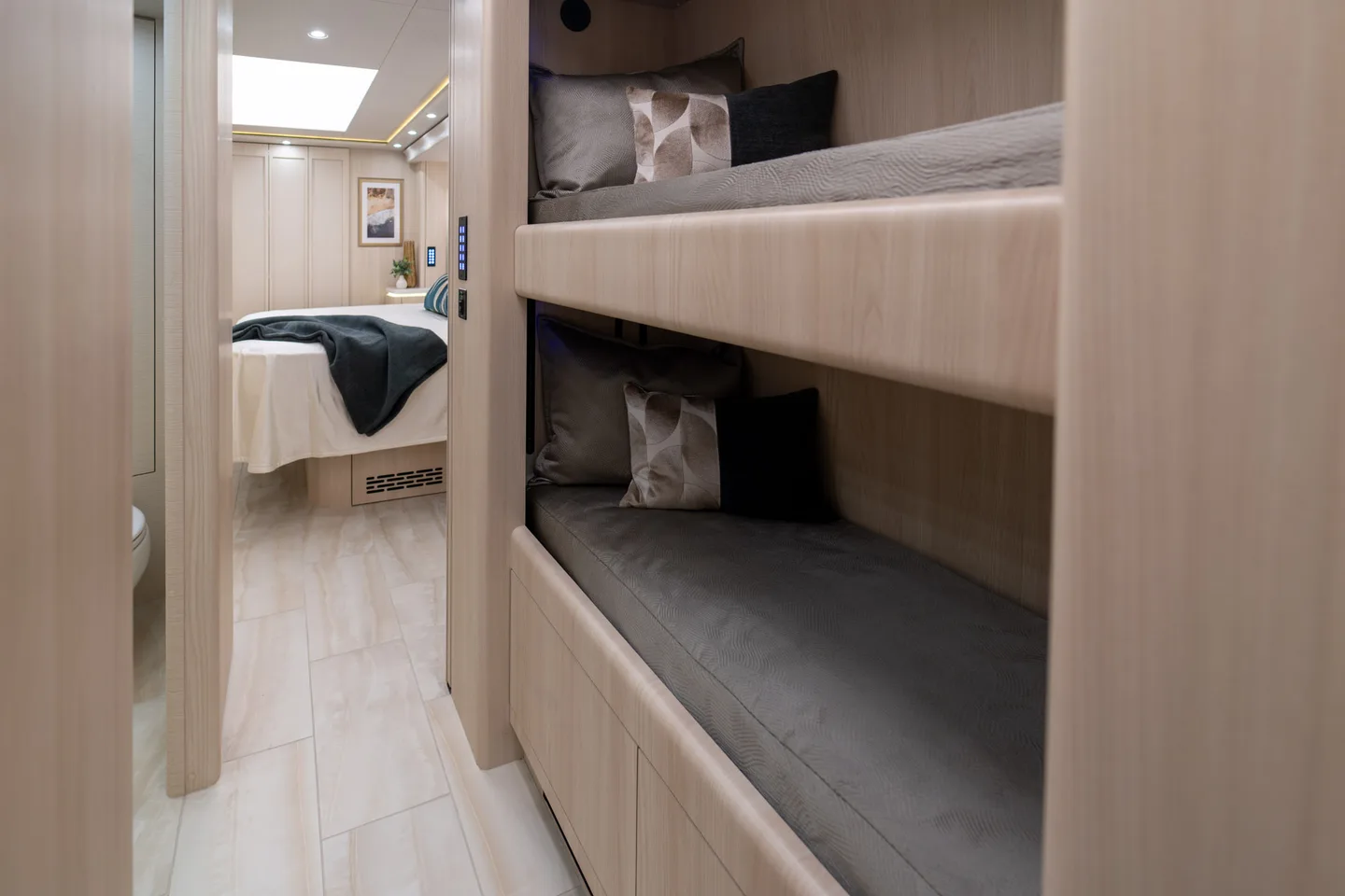 2024 Prevost Marathon X3 DS