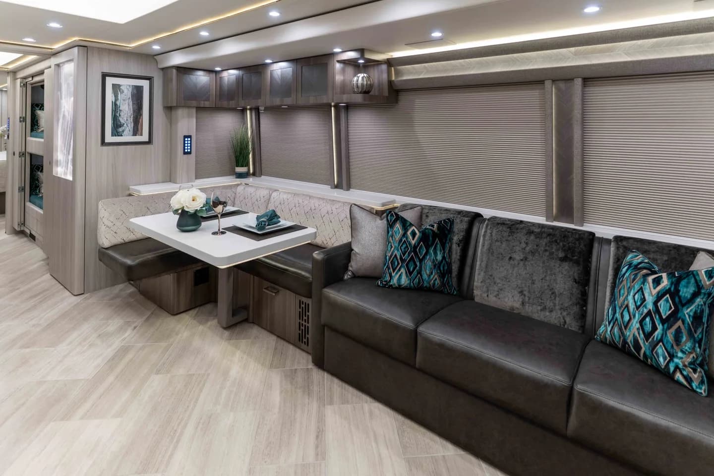 2022 Marathon H3-45 DS