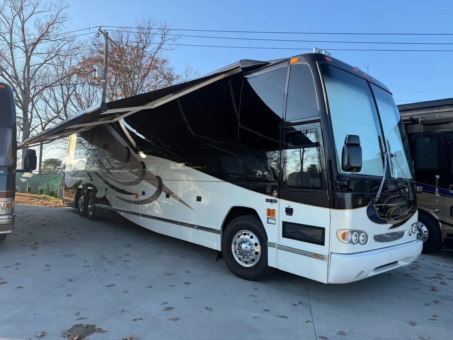 2003 Prevost Featherlite H3-45 DS