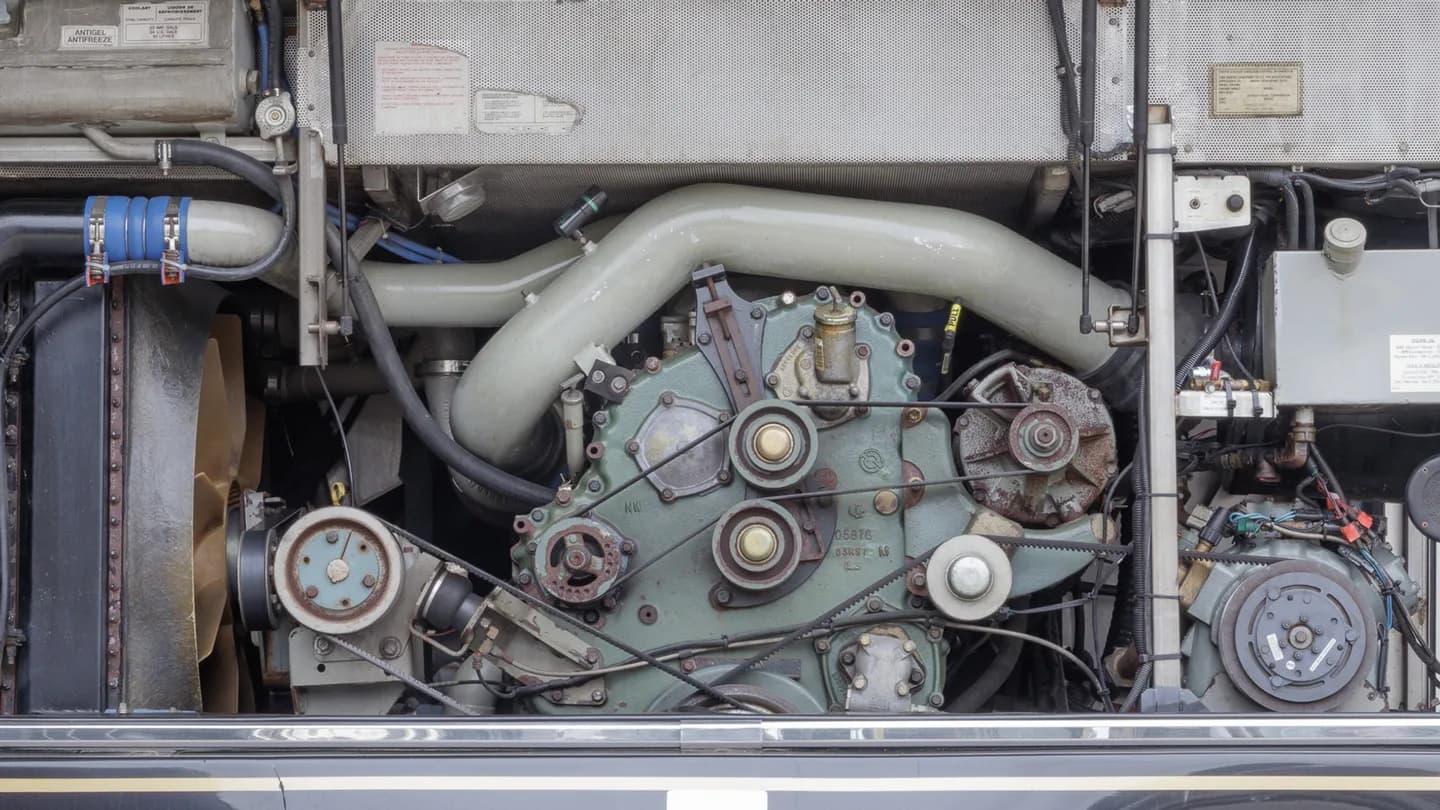 1999 Prevost H3-45 Featherlite Double Slide