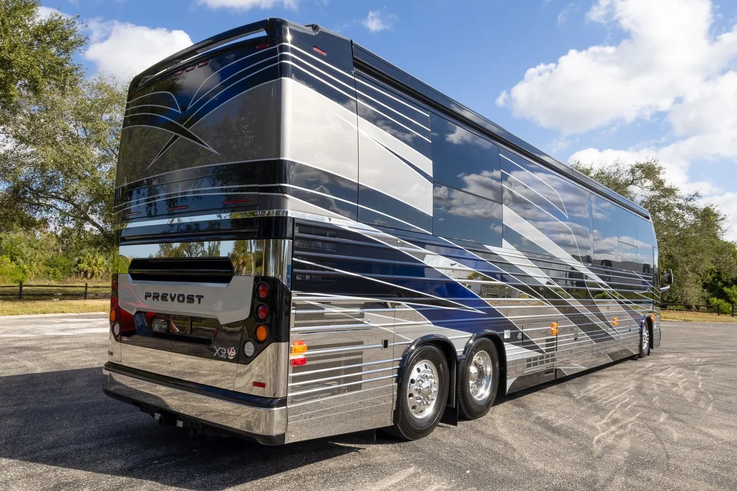 2025 Prevost Epic X3 DS