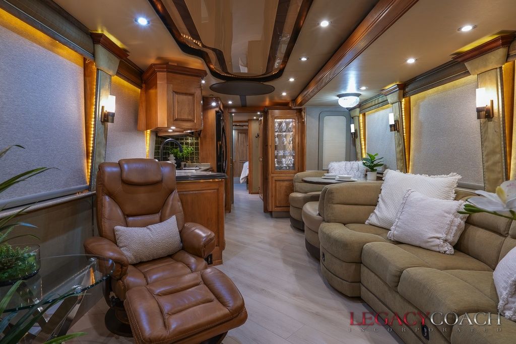 2006 Prevost Royale XLII – Double Slide