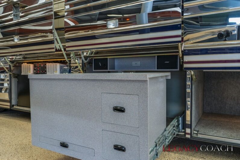 2001 Prevost Country Coach XLII – Non-Slide