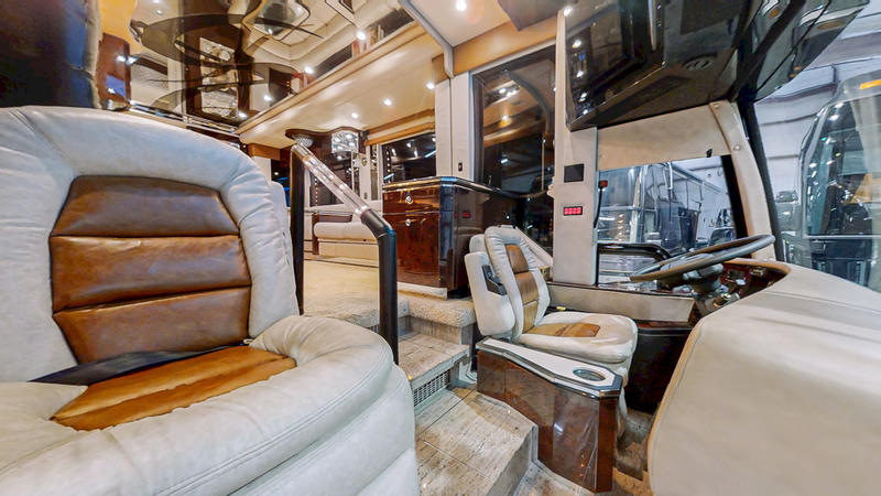 2004 Prevost Featherlite H3-45