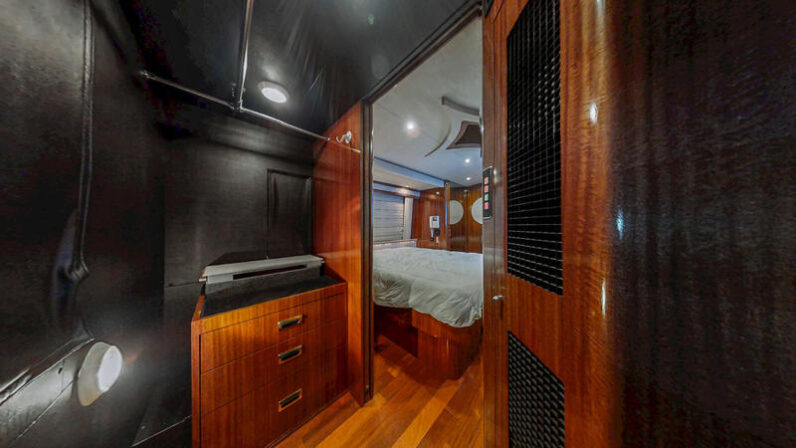 2001 Prevost Marathon H3-45