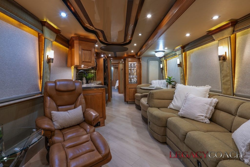 2006 Prevost Royale XLII – Double Slide