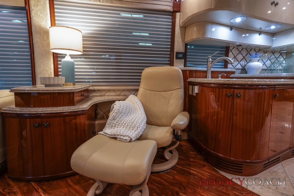2005 Prevost Liberty Elegant Lady H3-45 – Double Slide