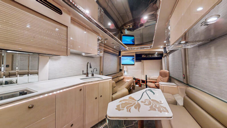 1999 Prevost Featherlite H3-45