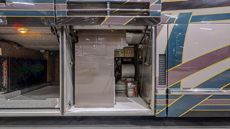 1999 Prevost Featherlite H3-45