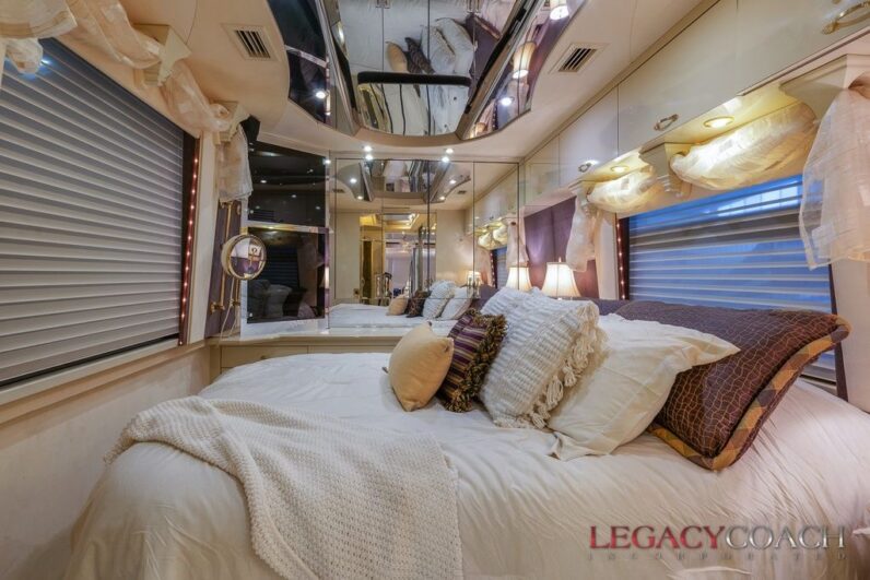 2001 Prevost Country Coach XLII – Non-Slide