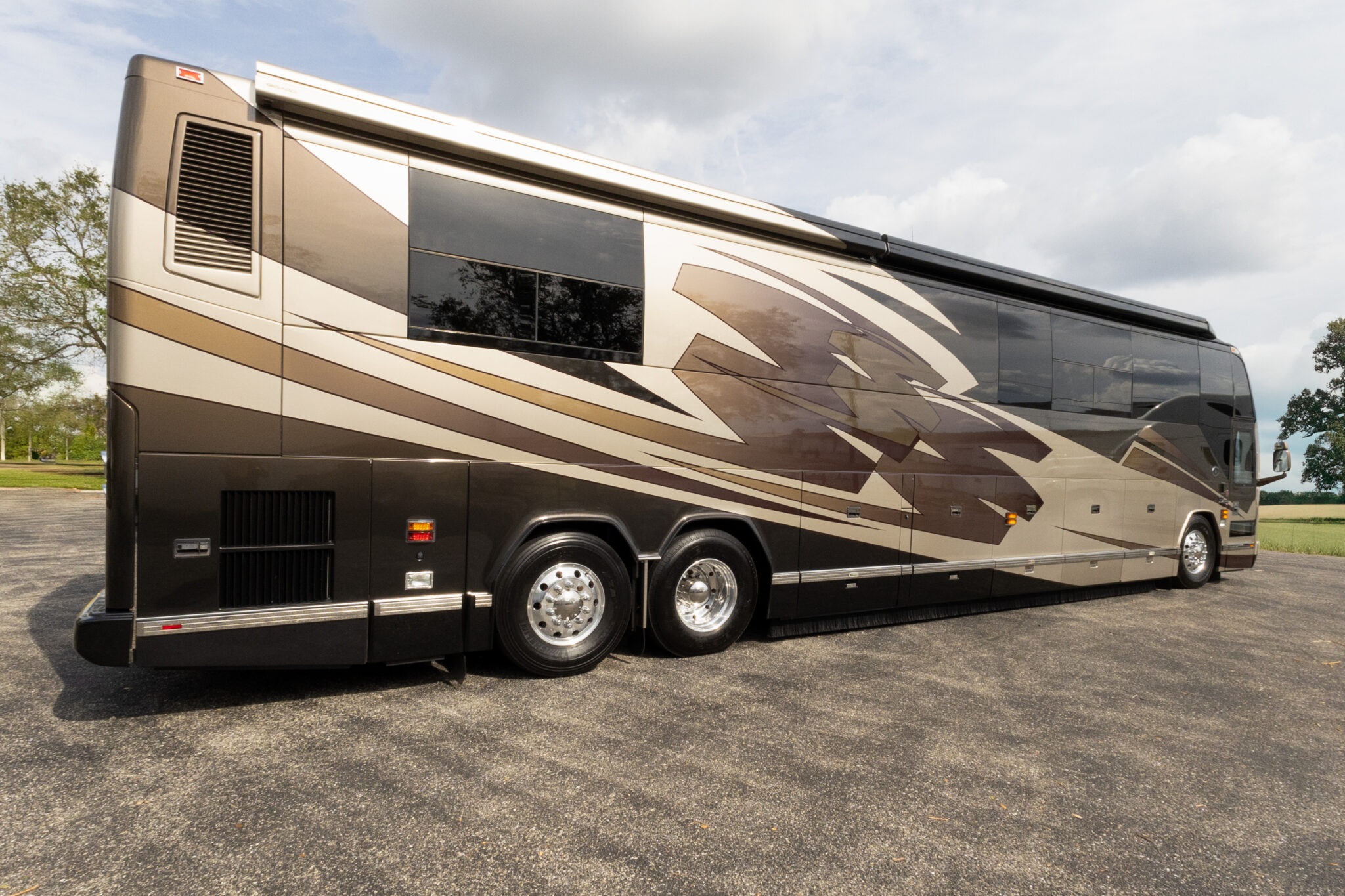 2007 Prevost Featherlite H3-45