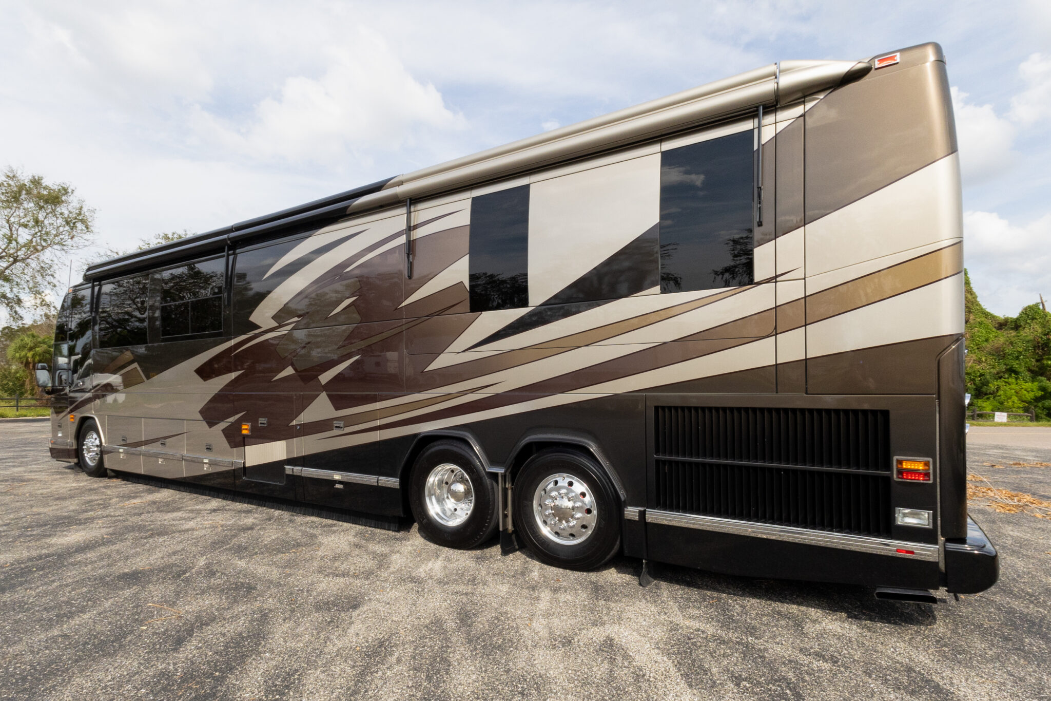 2007 Prevost Featherlite H3-45