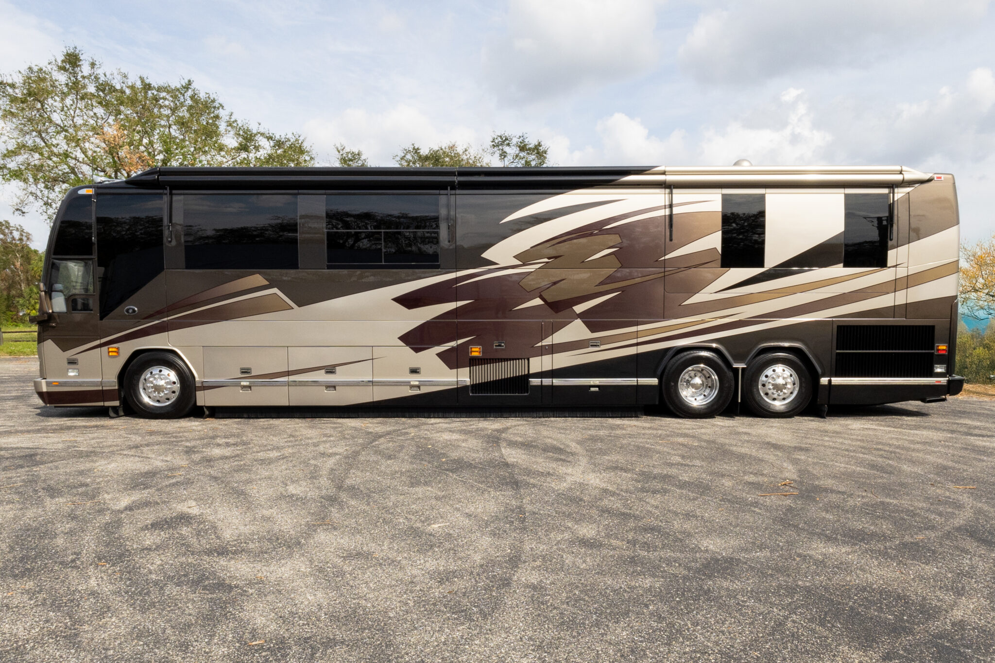 2007 Prevost Featherlite H3-45