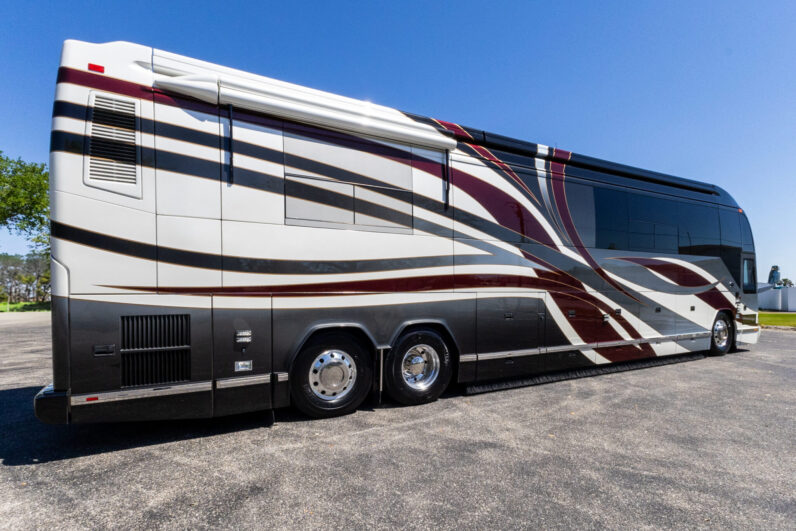 2008 Prevost Featherlite H3-45