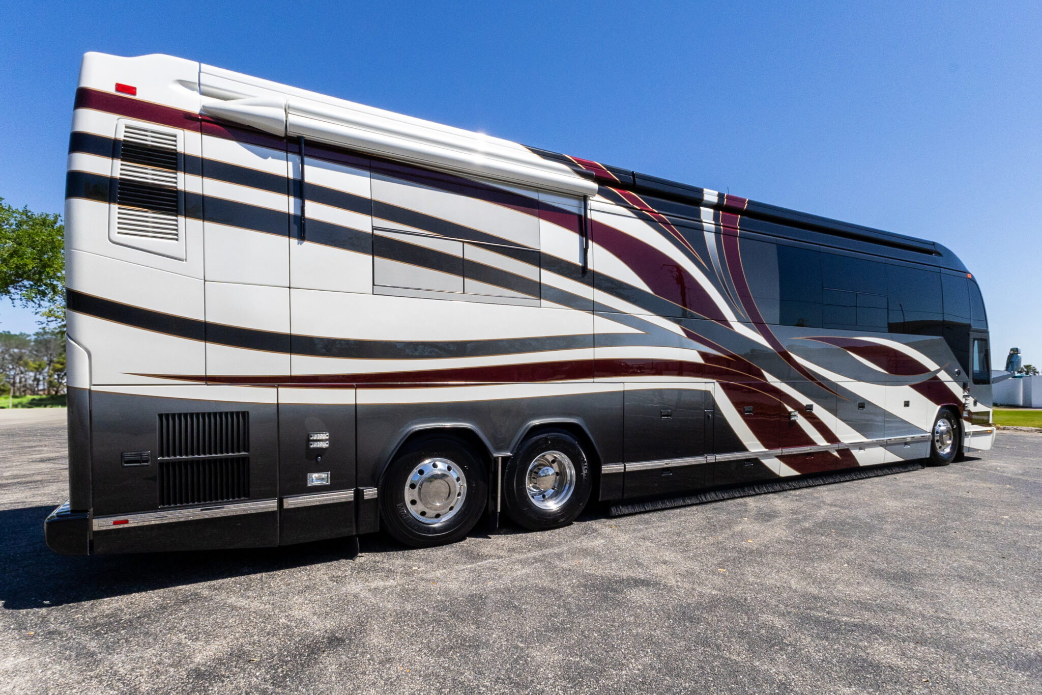 2008 Prevost Featherlite H3-45