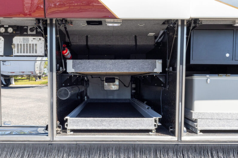 2008 Prevost Featherlite H3-45