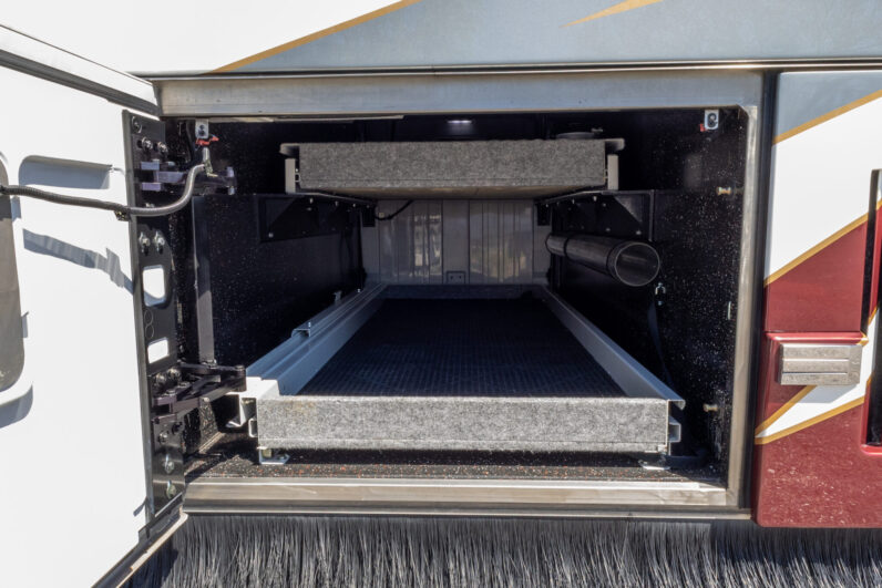 2008 Prevost Featherlite H3-45