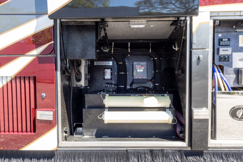 2008 Prevost Featherlite H3-45