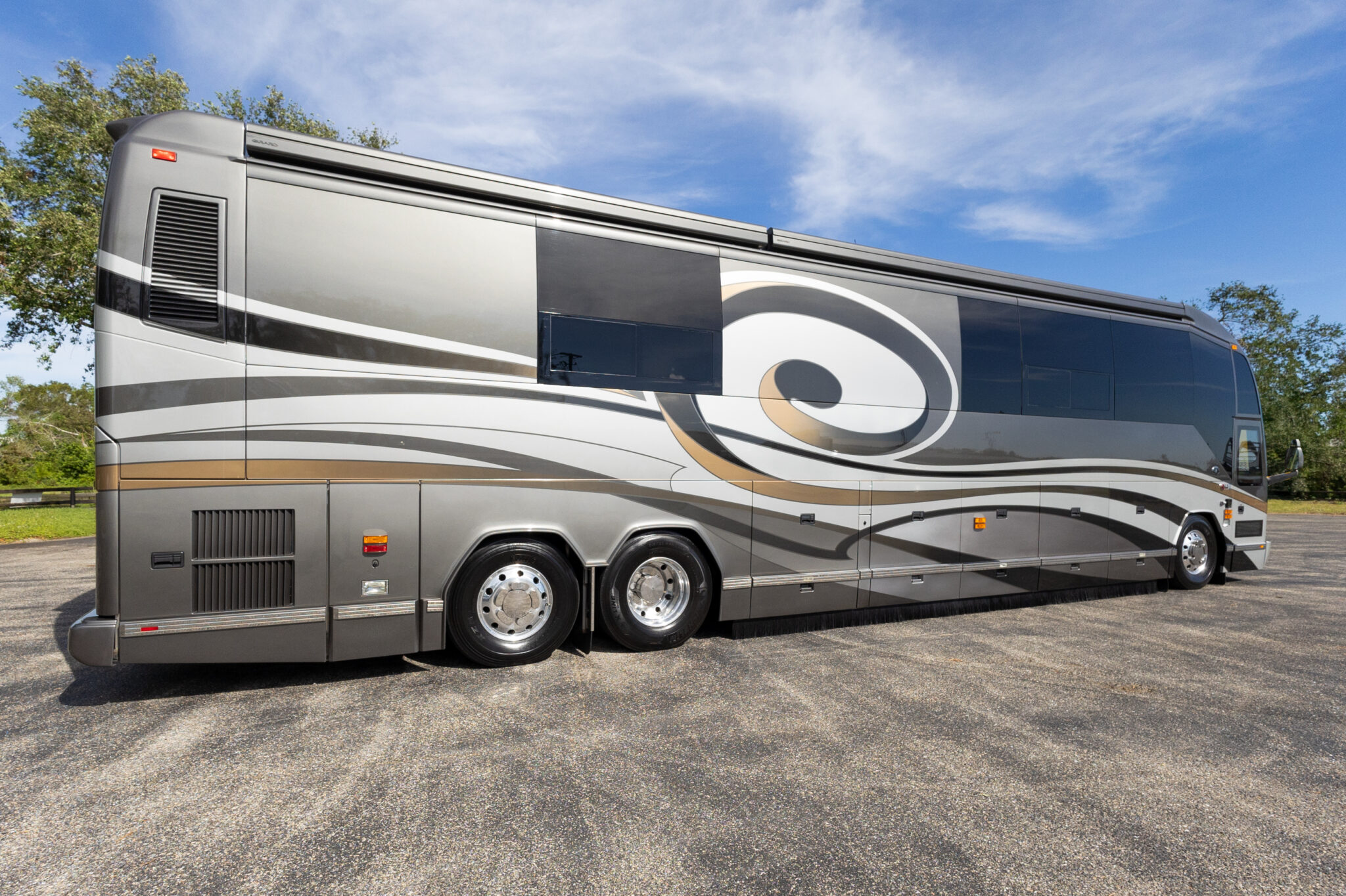 2009 Prevost Featherlite H345