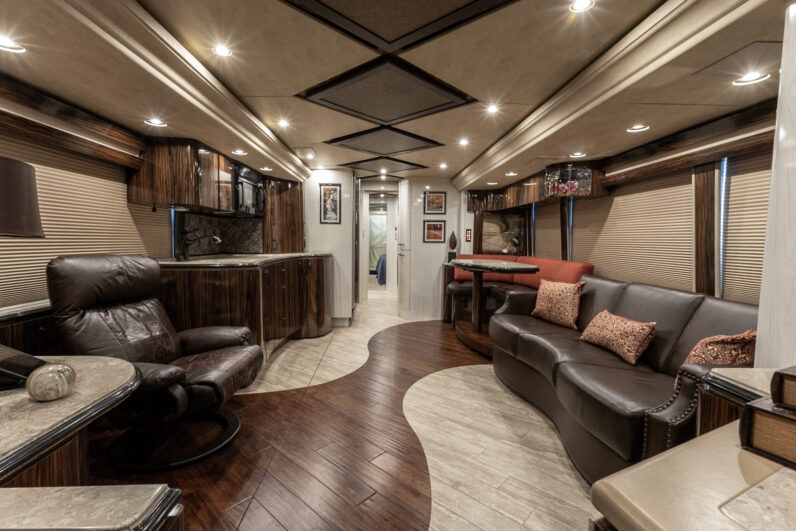 2009 Prevost Marathon H3-45