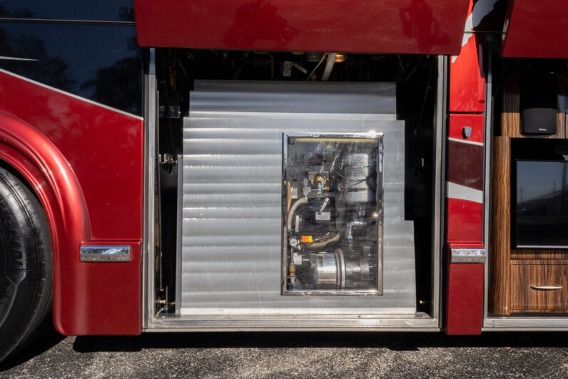 2009 Prevost Marathon H3-45