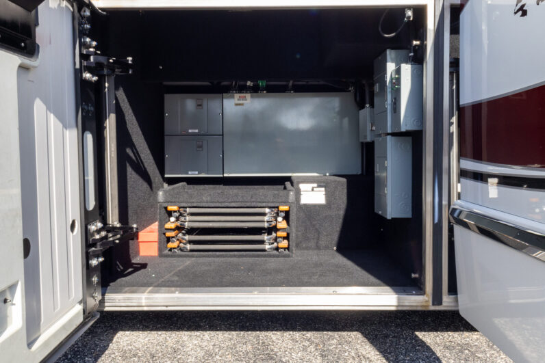 2009 Prevost Marathon H3-45