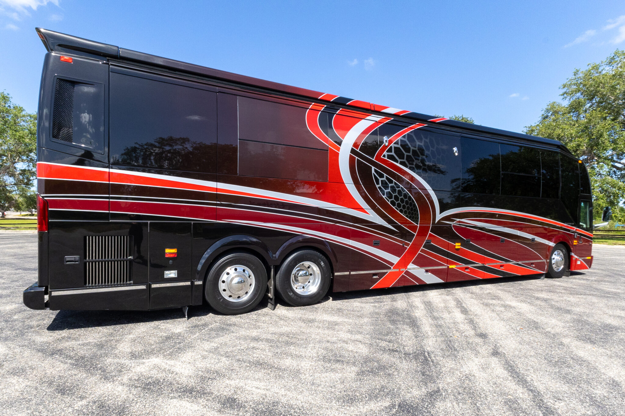 2018 Prevost Millenium H3-45