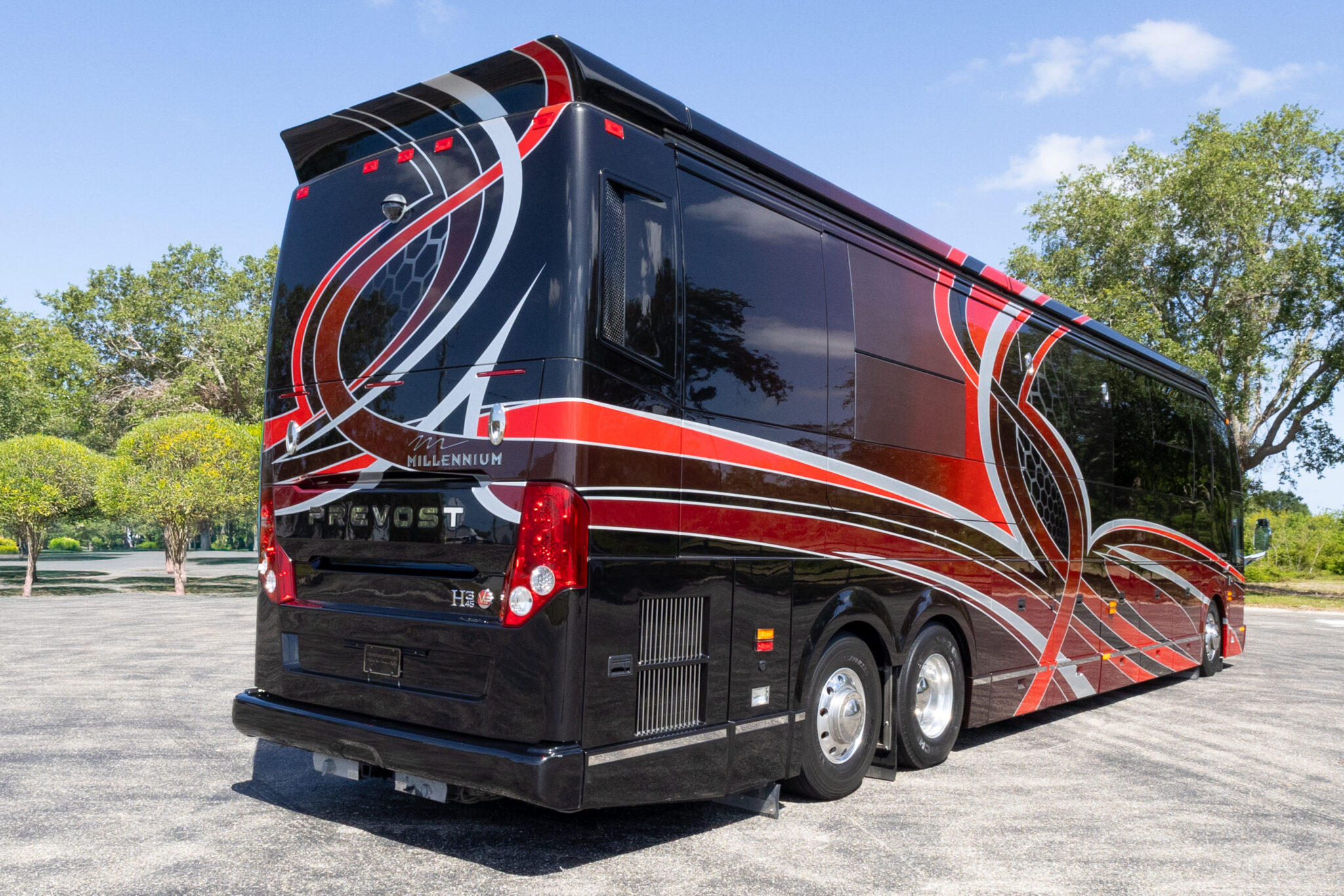 2018 Prevost Millenium H3-45