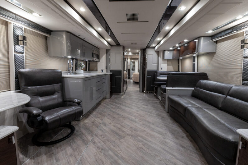 2021 Prevost Emerald H3-45
