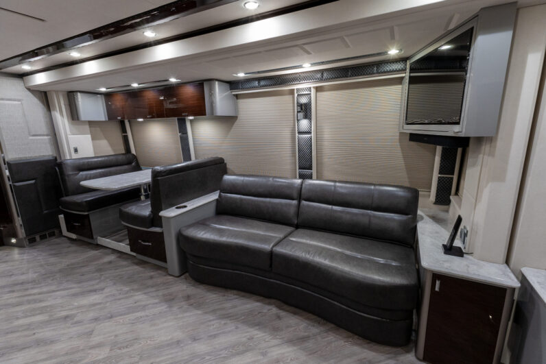2021 Prevost Emerald H3-45