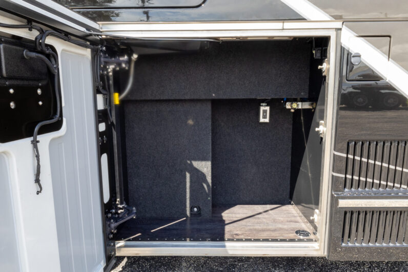 2021 Prevost Emerald H3-45