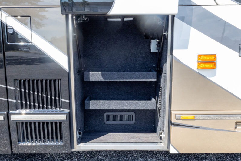 2021 Prevost Emerald H3-45