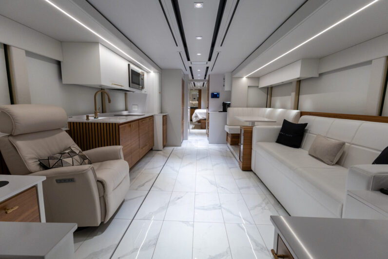 2024 Prevost Loki H3-45