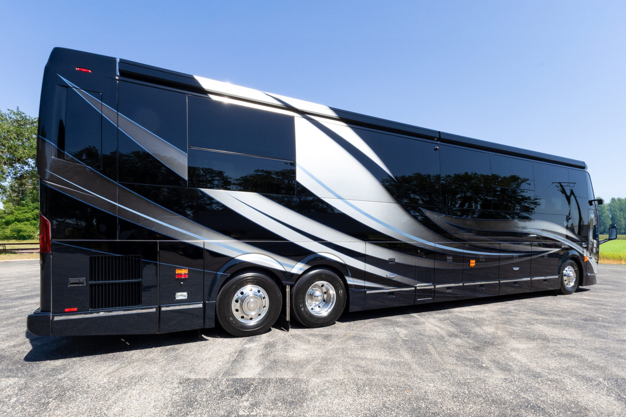 2025 Prevost Marathon H3-45