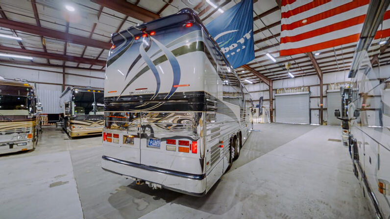 2004 Prevost Country Coach XLII