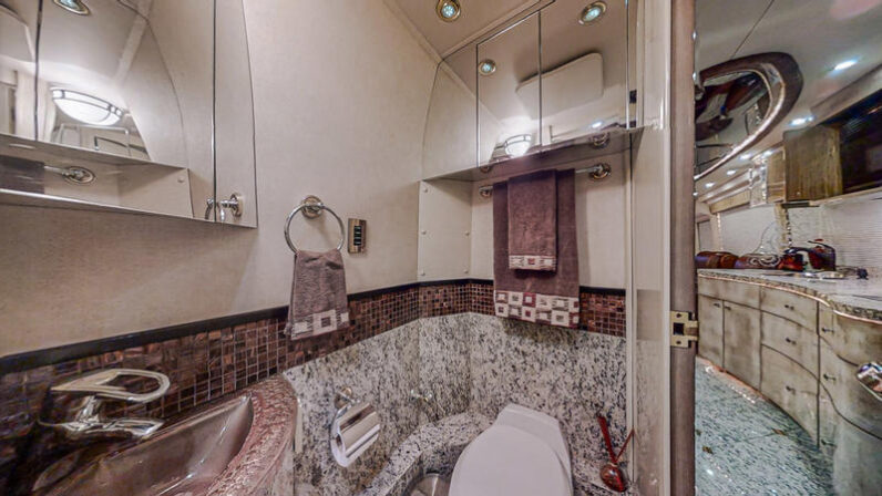 2005 Prevost Millennium H3-45