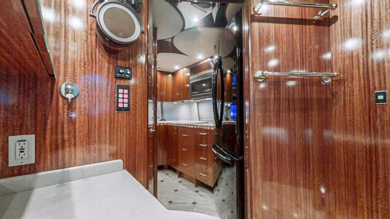 2001 Prevost Marathon H3-45