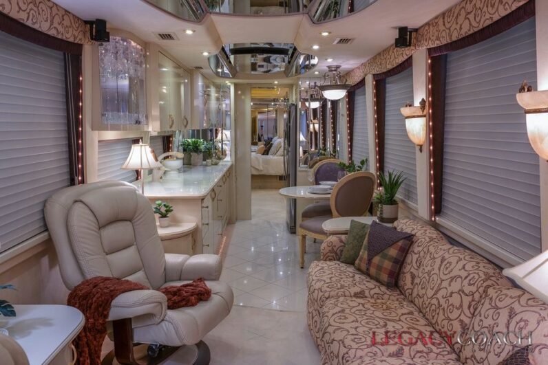 2001 Prevost Country Coach XLII – Non-Slide