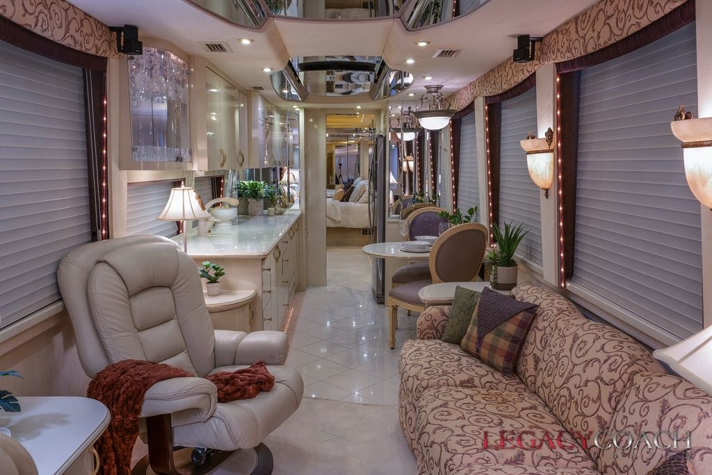 2001 Prevost Country Coach XLII – Non-Slide